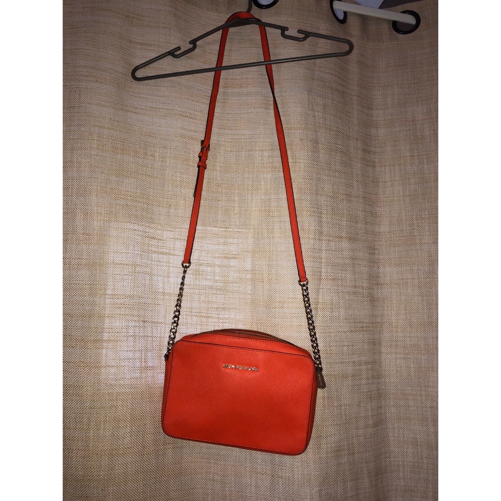 Orange MICHAEL KORS
Ginny Leather Crossbody